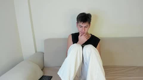 Snapshot of alikuskya chatting on 11-13-25, 02:54 Dan online show from 11-13-25, 02:54