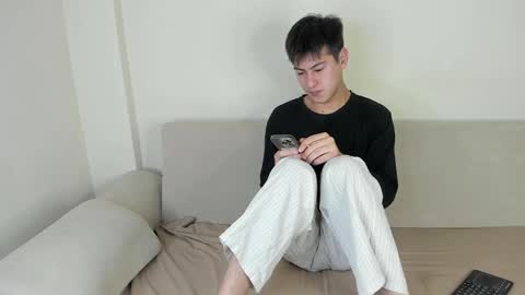 Snapshot of alikuskya chatting on 11-18-25, 01:22 Dan online show from 11-18-25, 01:22