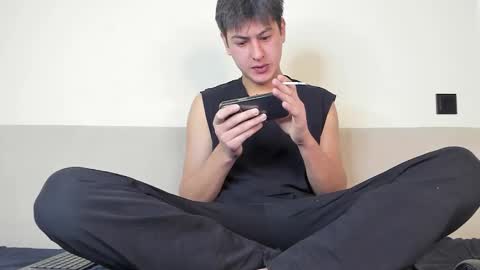 Snapshot of alikuskya chatting on 12-04-25, 01:04 Dan online show from 12-04-25, 01:04