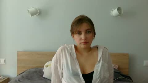 Snapshot of alina_007_007 chatting on 06-17-26, 11:23 alina_007_007 online show from 06-17-26, 11:23