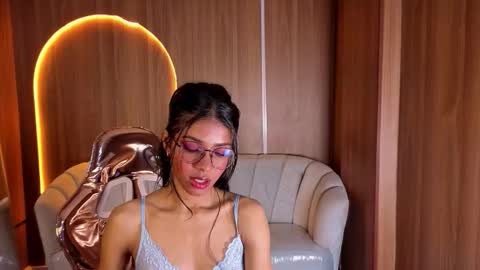 alina_b_ online show from 03-18-26, 08:12