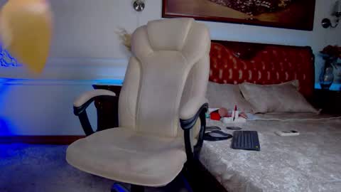 Snapshot of alina_grosu chatting on 09-28-25, 07:19 Alina online show from 09-28-25, 07:19