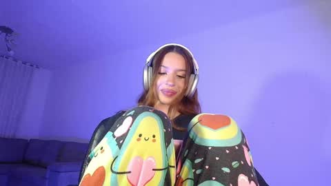 Snapshot of alina_lee01 chatting on 04-28-26, 02:27 NYX online show from 04-28-26, 02:27