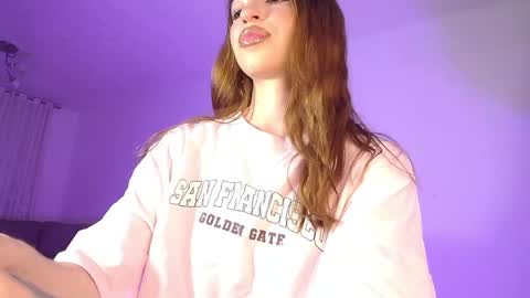 Snapshot of alina_lee01 chatting on 05-21-26, 01:23 NYX online show from 05-21-26, 01:23