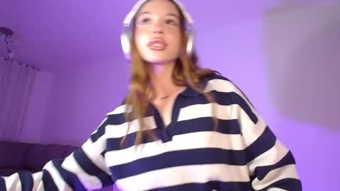 Snapshot of alina_lee01 chatting on 05-24-26, 12:26 NYX online show from 05-24-26, 12:26