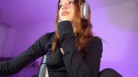 Snapshot of alina_lee01 chatting on 05-24-26, 11:10 NYX online show from 05-24-26, 11:10