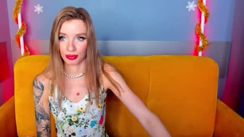 Snapshot of alina_lovelyx chatting on 01-16-26, 01:42 Alina online show from 01-16-26, 01:42