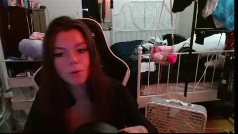 Snapshot of alina_nightshade chatting on 06-21-26, 02:14 Alina Nightshade online show from 06-21-26, 02:14