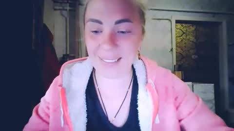 Snapshot of alinafrey_ chatting on 05-09-26, 05:45 Alina online show from 05-09-26, 05:45