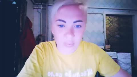 Snapshot of alinafrey_ chatting on 05-27-26, 05:15 Alina online show from 05-27-26, 05:15