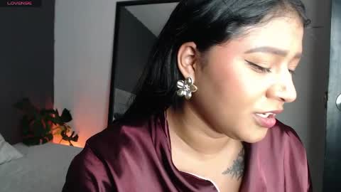 Snapshot of alinakiss_ chatting on 05-31-26, 10:33 lili online show from 05-31-26, 10:33