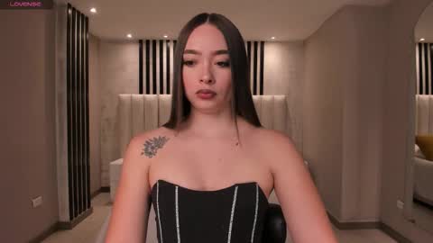 alinakravitz_ online show from 09-17-25, 10:39