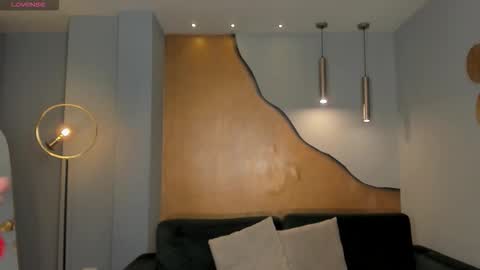 alinakravitz_ online show from 10-16-25, 11:44