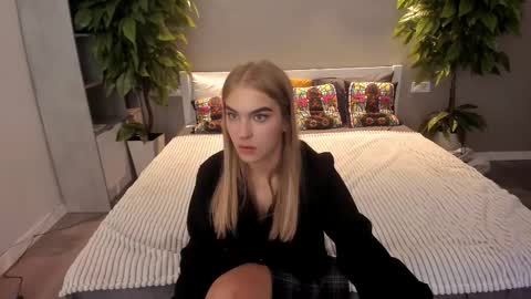 Snapshot of alinalemon chatting on 11-09-25, 07:45 Alina online show from 11-09-25, 07:45