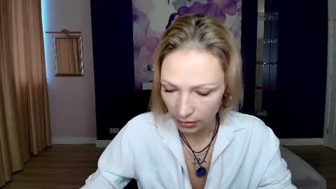 AlinaMoor online show from 10-22-25, 05:52