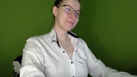 Snapshot of alinasei chatting on 03-28-26, 04:06 alinasei online show from 03-28-26, 04:06