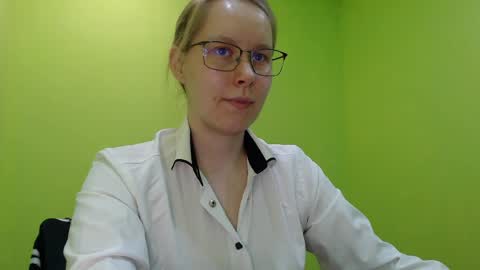 Snapshot of alinasei chatting on 05-05-26, 01:19 alinasei online show from 05-05-26, 01:19