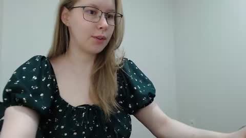 Snapshot of alinasei chatting on 06-28-26, 06:08 alinasei online show from 06-28-26, 06:08