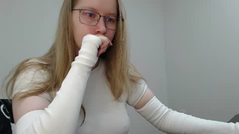 Snapshot of alinasei chatting on 06-29-26, 12:16 alinasei online show from 06-29-26, 12:16