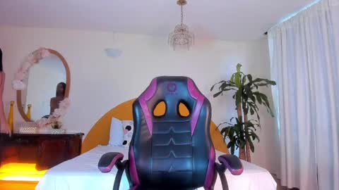 AlinaSimmons online show from 04-10-26, 12:32