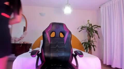 AlinaSimmons online show from 04-29-26, 12:20