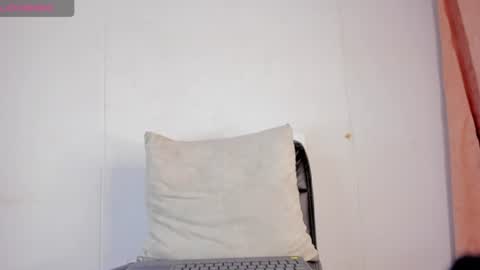 Snapshot of aline_costa chatting on 06-20-26, 04:54 - online show from 06-20-26, 04:54