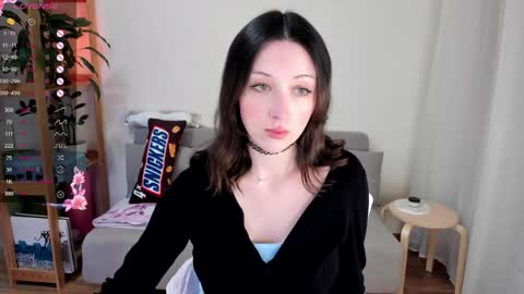 Snapshot of aline_dreamy chatting on 04-19-26, 08:00 Alya PVT open online show from 04-19-26, 08:00