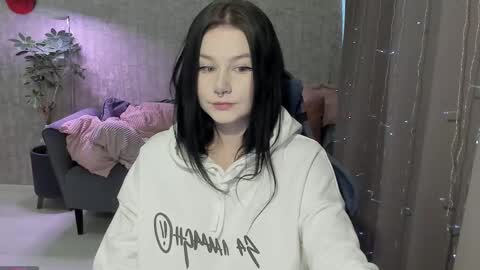 Snapshot of alinegreeeen chatting on 11-29-25, 03:31 Aline Greeeen online show from 11-29-25, 03:31