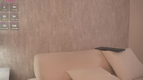 Snapshot of alisa_roldan chatting on 06-19-26, 01:59 online show from 06-19-26, 01:59