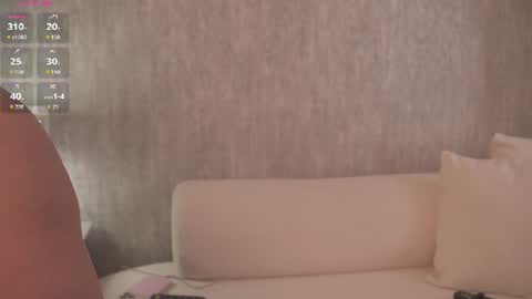 Snapshot of alisa_roldan chatting on 07-21-26, 01:24 online show from 07-21-26, 01:24