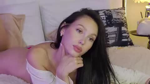 Snapshot of alisa_tiny chatting on 07-05-26, 04:19 Stefa online show from 07-05-26, 04:19