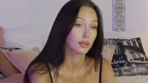 Snapshot of alisa_tiny chatting on 07-14-26, 04:06 Stefa online show from 07-14-26, 04:06