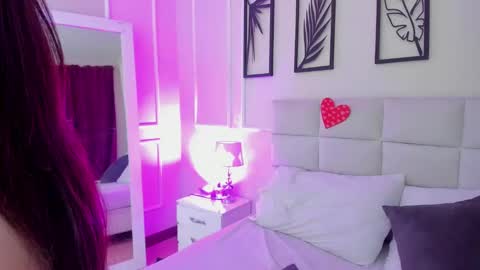 Snapshot of alisa_walker chatting on 02-19-25, 11:25 online show from 02-19-25, 11:25