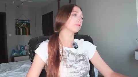 Snapshot of alisaa_01 chatting on 07-29-26, 03:04 Alice Fansly Alisa01 online show from 07-29-26, 03:04