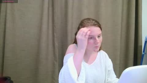 Snapshot of alisaabby chatting on 06-20-26, 07:38 Alisa online show from 06-20-26, 07:38