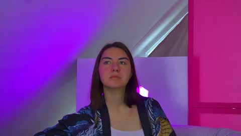 Snapshot of alisaalarie chatting on 06-14-26, 06:37 Alisa online show from 06-14-26, 06:37