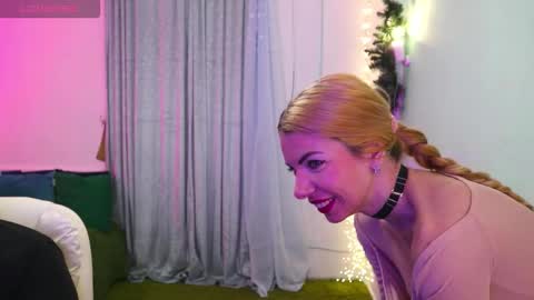 Snapshot of alisaaleks chatting on 02-07-26, 04:05 Alisa Aleks online show from 02-07-26, 04:05