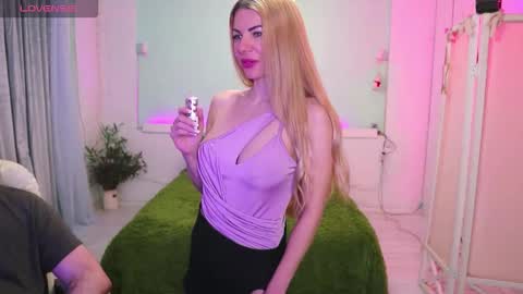 Snapshot of alisaaleks chatting on 03-20-26, 06:02 Alisa Aleks online show from 03-20-26, 06:02