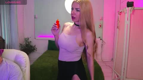 Snapshot of alisaaleks chatting on 03-31-26, 03:01 Alisa Aleks online show from 03-31-26, 03:01