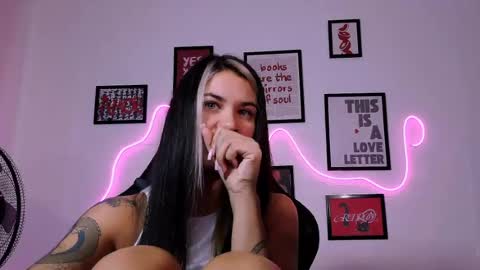 Snapshot of alisarossy chatting on 06-25-26, 01:26 Alisa online show from 06-25-26, 01:26