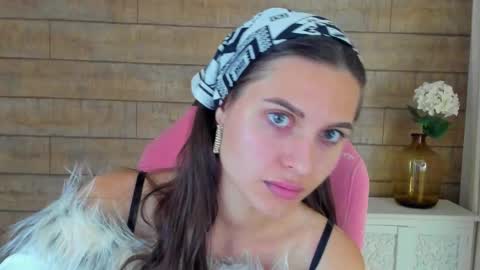 AlisaVersailles online show from 10-02-25, 04:41