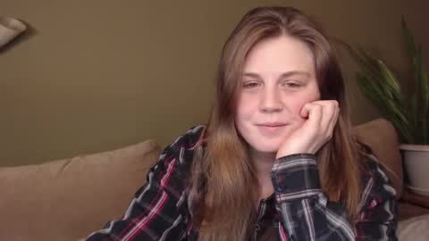 Snapshot of alisaxxxshy chatting on 11-25-25, 10:43 alisaxxxshy online show from 11-25-25, 10:43