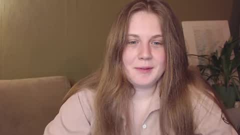 Snapshot of alisaxxxshy chatting on 05-20-26, 09:43 alisaxxxshy online show from 05-20-26, 09:43