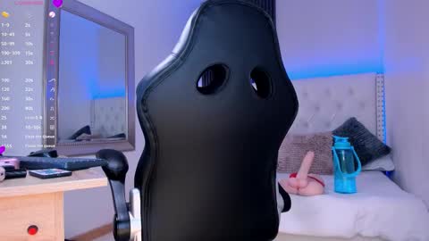 Snapshot of aliscollinss chatting on 02-01-26, 01:26 alis online show from 02-01-26, 01:26