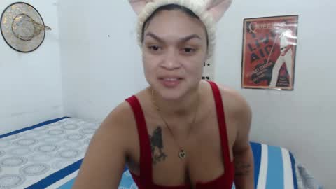 Snapshot of alise_coronado chatting on 10-09-25, 10:13 aliss online show from 10-09-25, 10:13