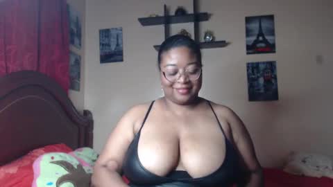 Snapshot of alisha_charm1 chatting on 01-17-25, 11:18 Alisha charm1 online show from 01-17-25, 11:18