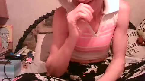 Alisha online show from 10-26-25, 03:34