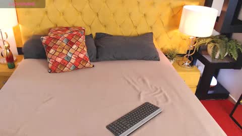 Luna online show from 11-18-25, 12:05