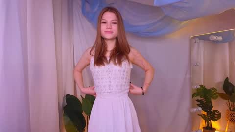 Snapshot of alisia_spinnet chatting on 12-14-24, 07:07 Alisia online show from 12-14-24, 07:07