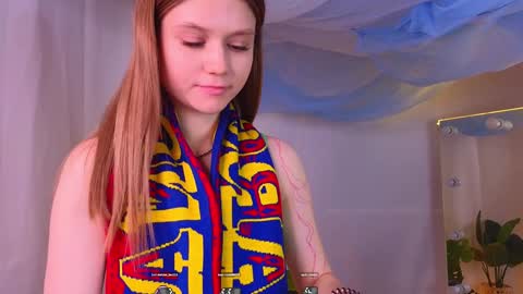 Snapshot of alisia_spinnet chatting on 12-15-24, 10:28 Alisia online show from 12-15-24, 10:28
